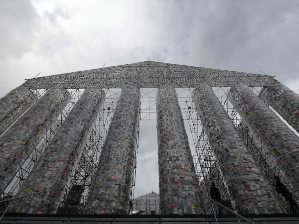 Cuando el Arte Efímero se Encuentra con la IA: Lecciones de Minujín para el Futuro del&nbsp;Trabajo