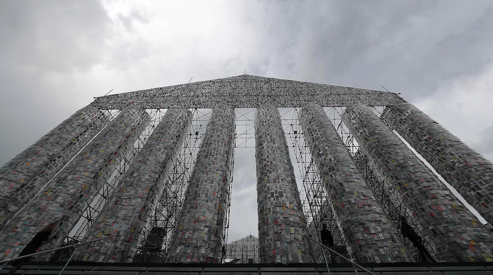 Cuando el Arte Efímero se Encuentra con la IA: Lecciones de Minujín para el Futuro del&nbsp;Trabajo